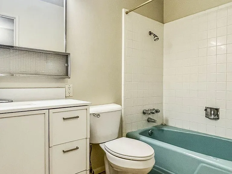 550 Eastwood Pl — Photo 13