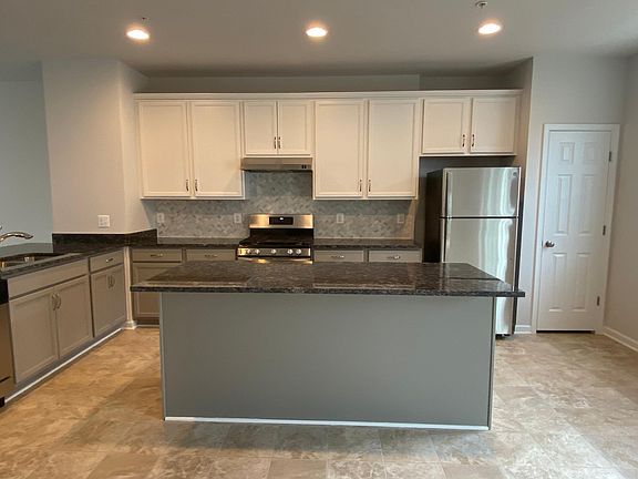 4th image of 14311 Summit View Ln