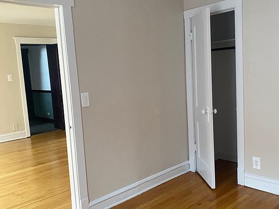 3rd image of 2346 W Touhy Ave APT 1E