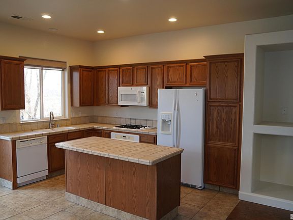 2nd image of 3507 Long Dr