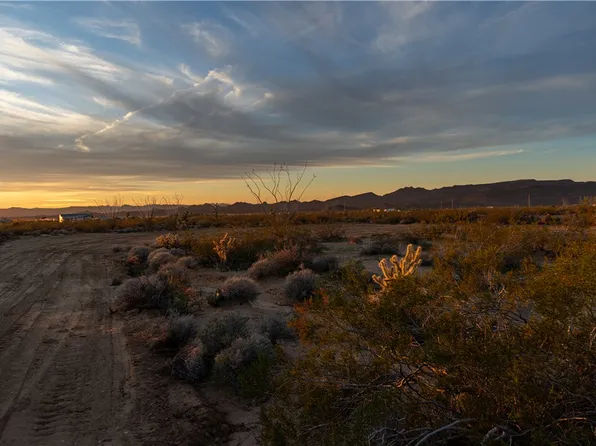 207-17 S Cameron Rd #65, Yucca, AZ 86438