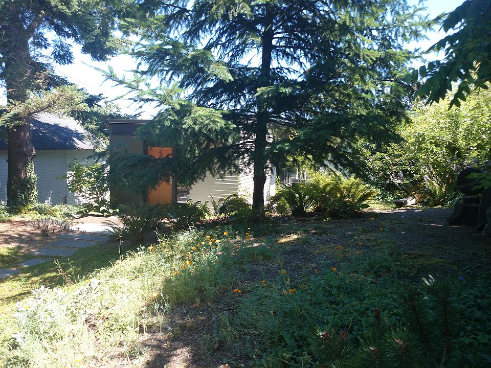 2nd image of 3810 36th Ave W