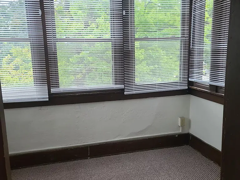 2 bed, 1.0 bath, 700 sqft, $990 — Photo 8