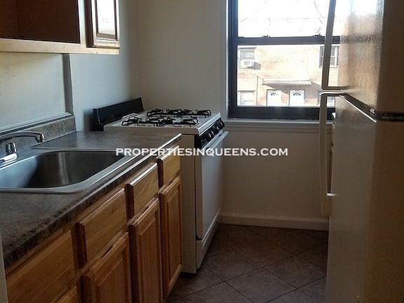 4th image of 8950 Doran Ave #2B