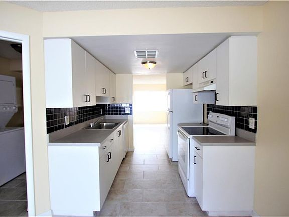 4th image of 2052 Kings Hwy APT 6