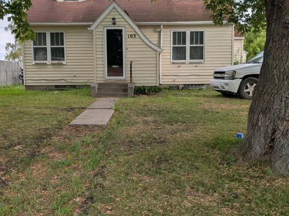 103 E Leslie Ave, Drayton, ND 58225
