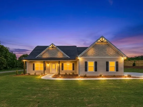 1000 Shoreline Dr, Madison, GA 30650