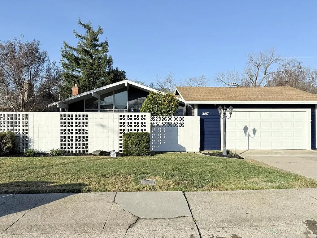 1607 Sierra Gardens Dr photo 1