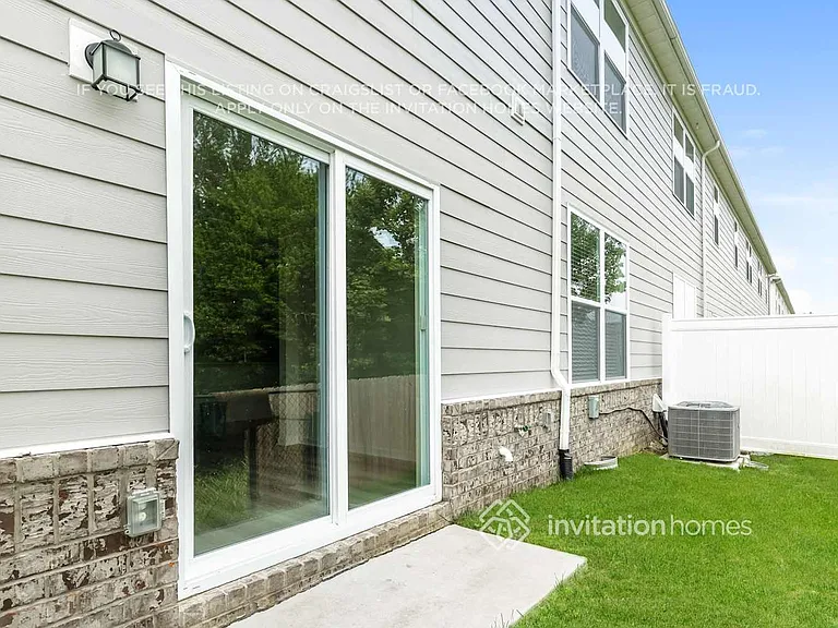 1016 Legacy Ct — Photo 17
