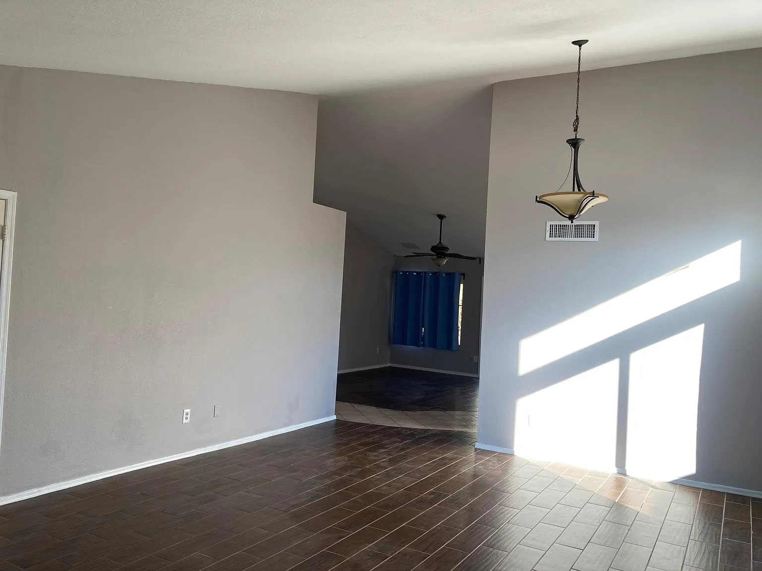 925 N Starling Dr — Photo 4