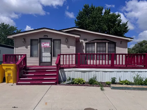 52239 Oxford Ln, New Baltimore, MI 48051
