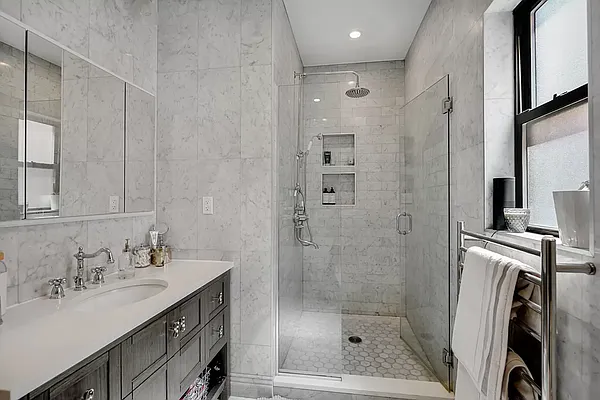 Rented by SERHANT. | media 23