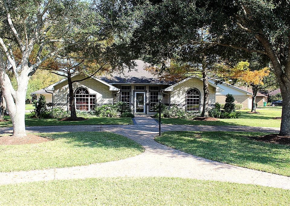 1st image of 1308 Edgebrook Dr