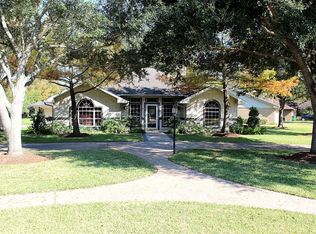 1308 Edgebrook Dr, El Campo, TX 77437