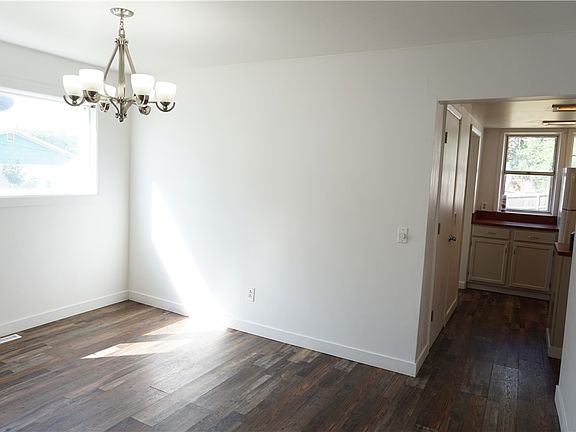 5th image of 608 S 35th St