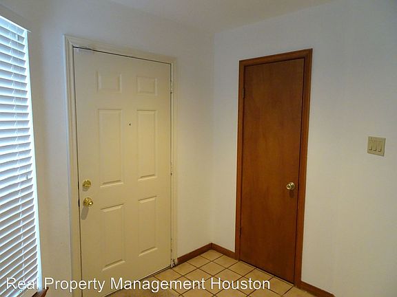 4th image of 13349 Parkway Blvd