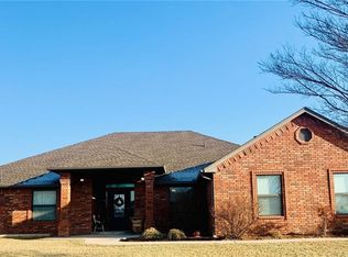 107 Ruby Rd, Elk City, OK 73644