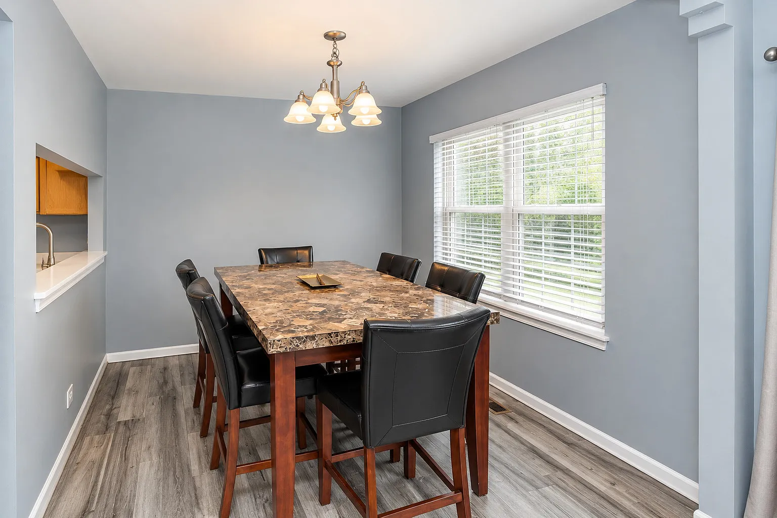 3 bed, 2.5 bath, 1473 sqft, $2,500 — Photo 4