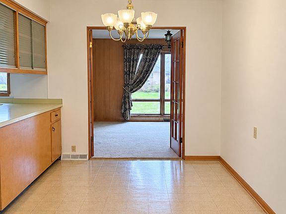 4th image of 3304 Saddle Dr