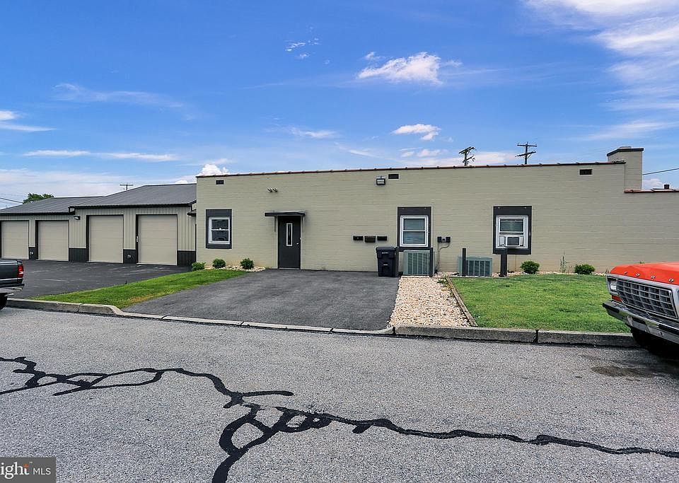 1st image of 390 Linden Ave