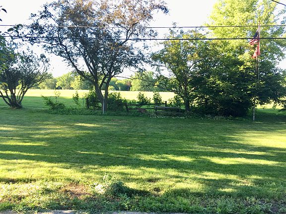 4th image of 672 Valley Park Dr