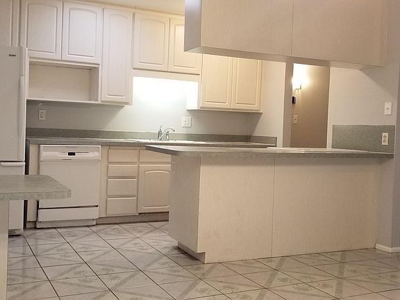 5th image of 8350 E Fairmount Ave