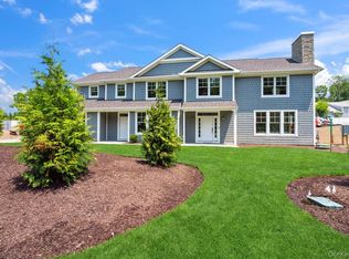 46 Plainview Road, Woodbury, NY 11797