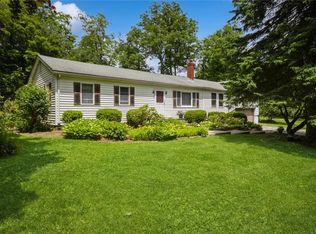 11 Muscoot Rd E, Mahopac, NY 10541