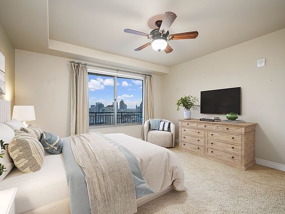 5th image of 215 Center St