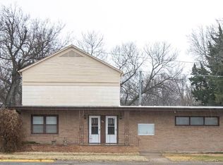 200 S Christian Ave, Moundridge, KS 67107