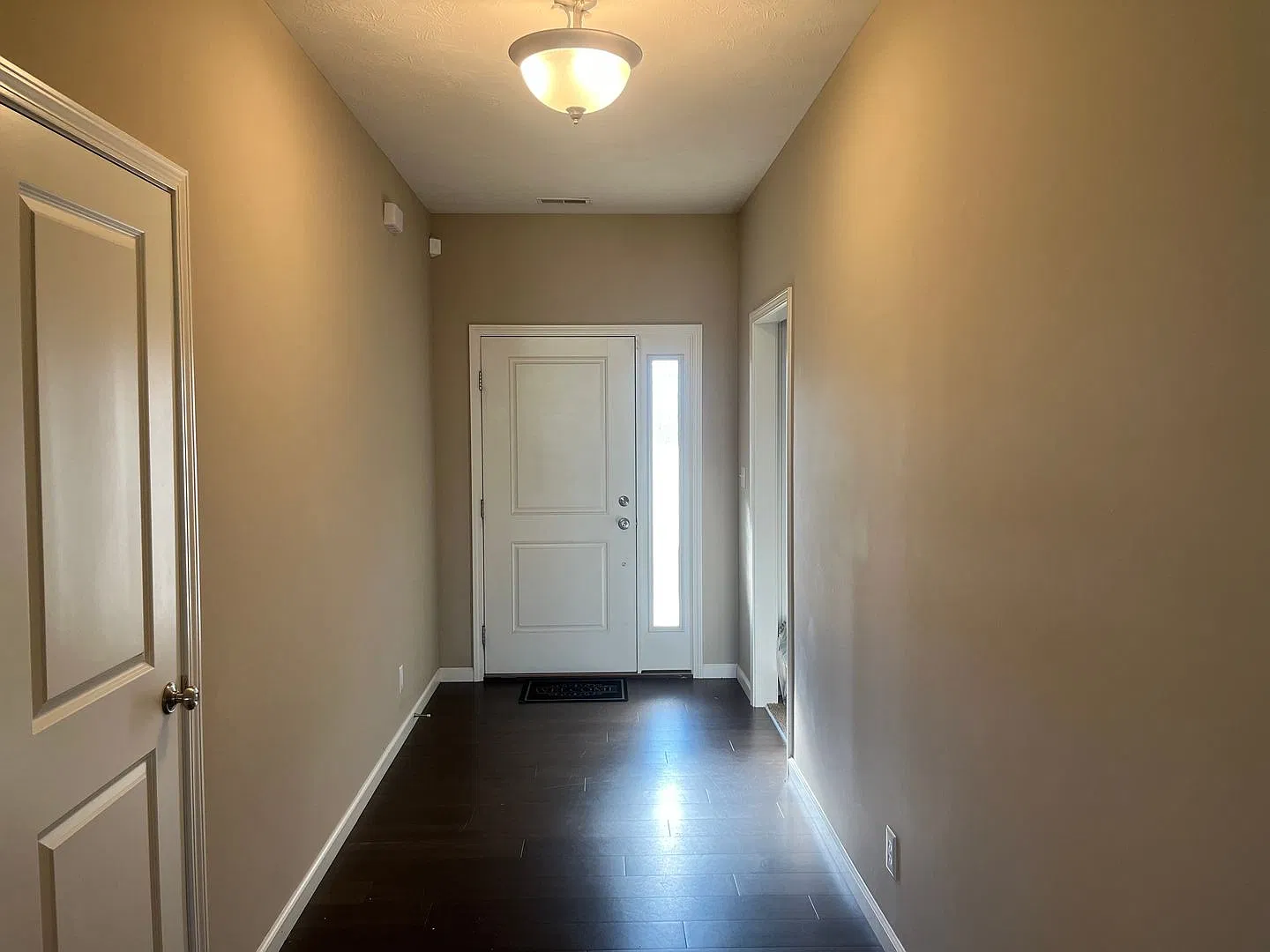 Beautifully Designed 3BR Home in Lafayette High Ceilings & Outdoor Charm — Photo 2