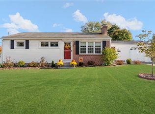 36 Vista Dr, Lincoln, RI 02865