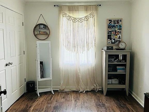 1st Bedroom 