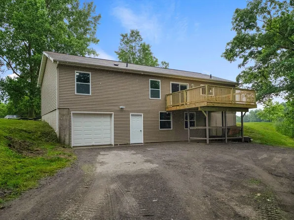 7565 E 625 S, Wolcottville, IN 46795