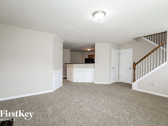 3rd image of 7444 Garnet Dr