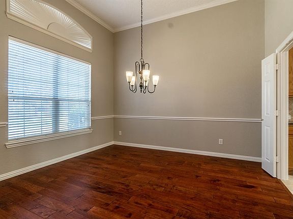 3rd image of 8117 Grand Canyon Dr