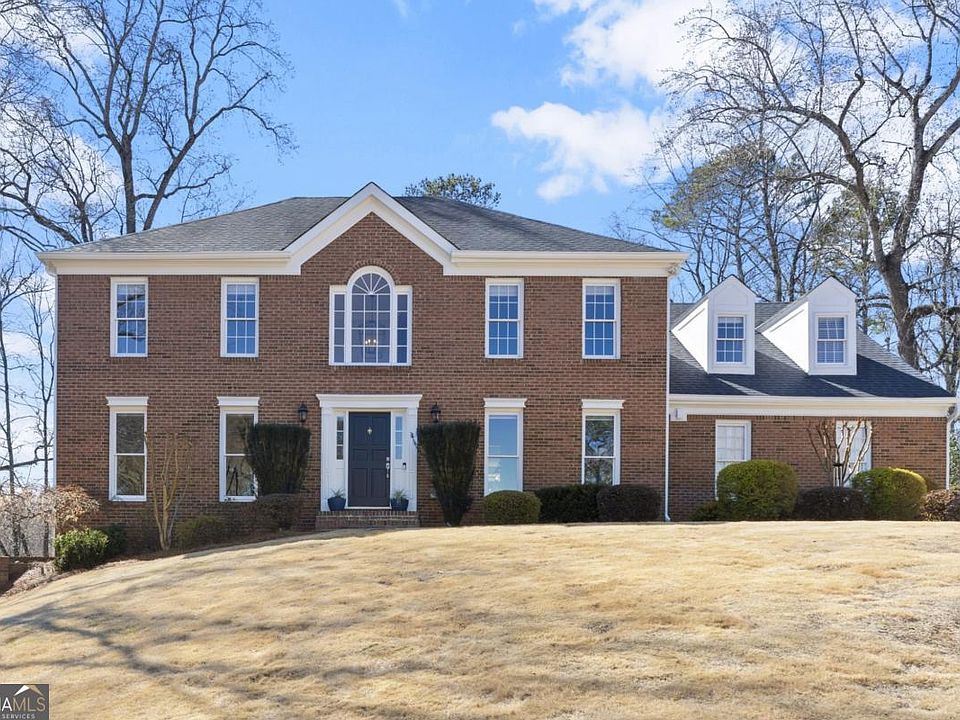 1st image of 600 Willow Knoll Dr SE