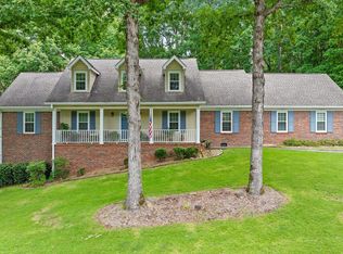 1800 Mountain Bay Dr, Hixson, TN 37343