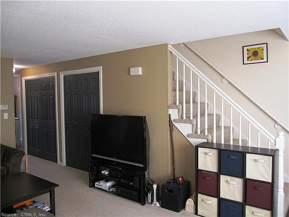4th image of 34 Concord Dr