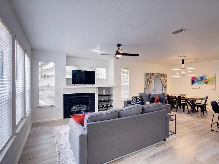 76 Scarlet Woods Ct — Photo 6