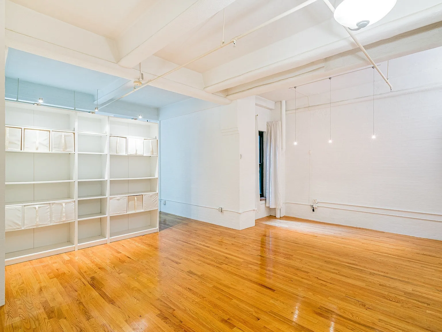 1 bed, 733 sqft, $2,900 — Photo 2