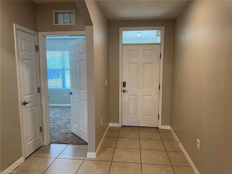 18661 Miami Blvd — Photo 3