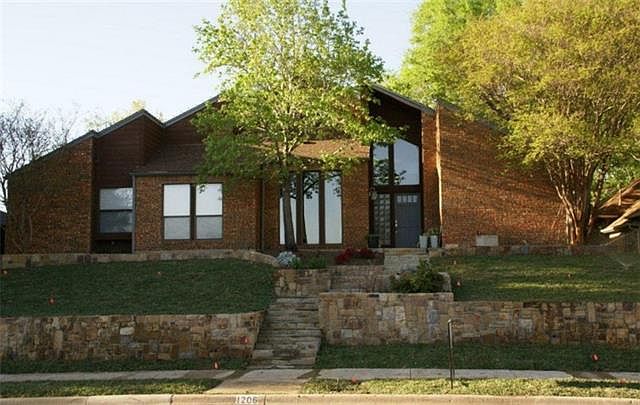 1st image of 1206 Dentonshire Dr