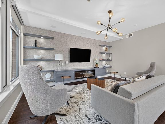 5th image of 1901 Post Oak Blvd APT 505
