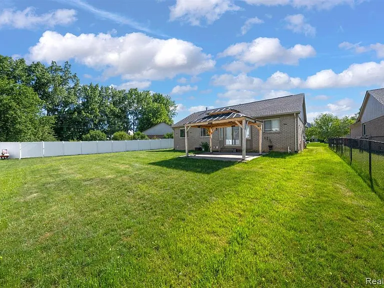 45925 Ashwood Ln — Photo 26