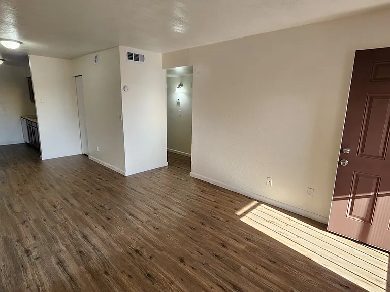 2752 N Salem #101 — Photo 6