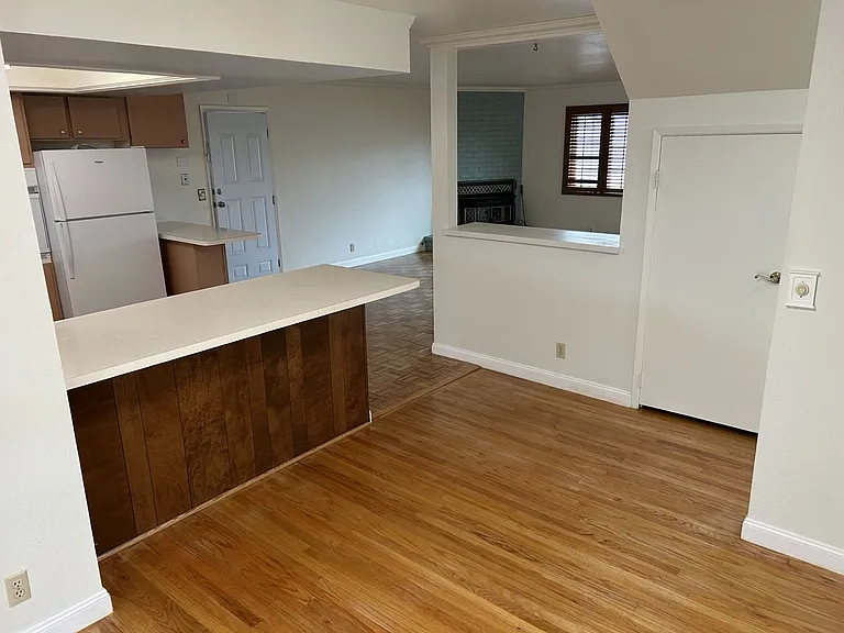 2040 Barbour Dr — Photo 12