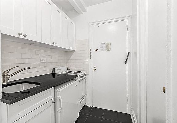 4th image of 310 E 44th St APT 805