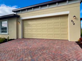 974 E Bent Creek Dr, Fort Pierce, FL 34947
