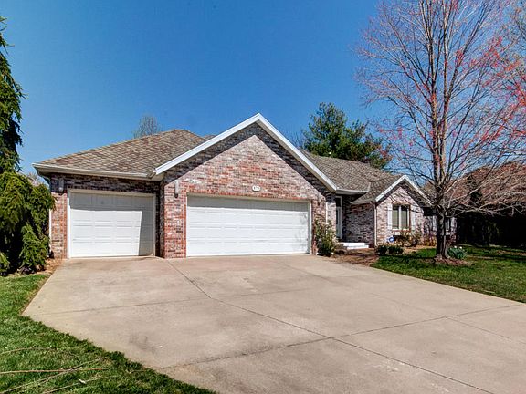 2nd image of 875 W Brookshire Dr